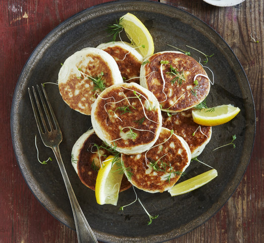 Fiskekaker med et fiskeinnhold på 60 %. En smakfull og lettvint middag! Frossenvare.